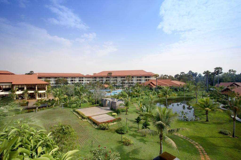 Palace Residence & Villa Siem Reap Bagian luar foto